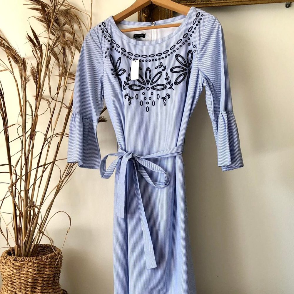 — Cottage Folk Dress —